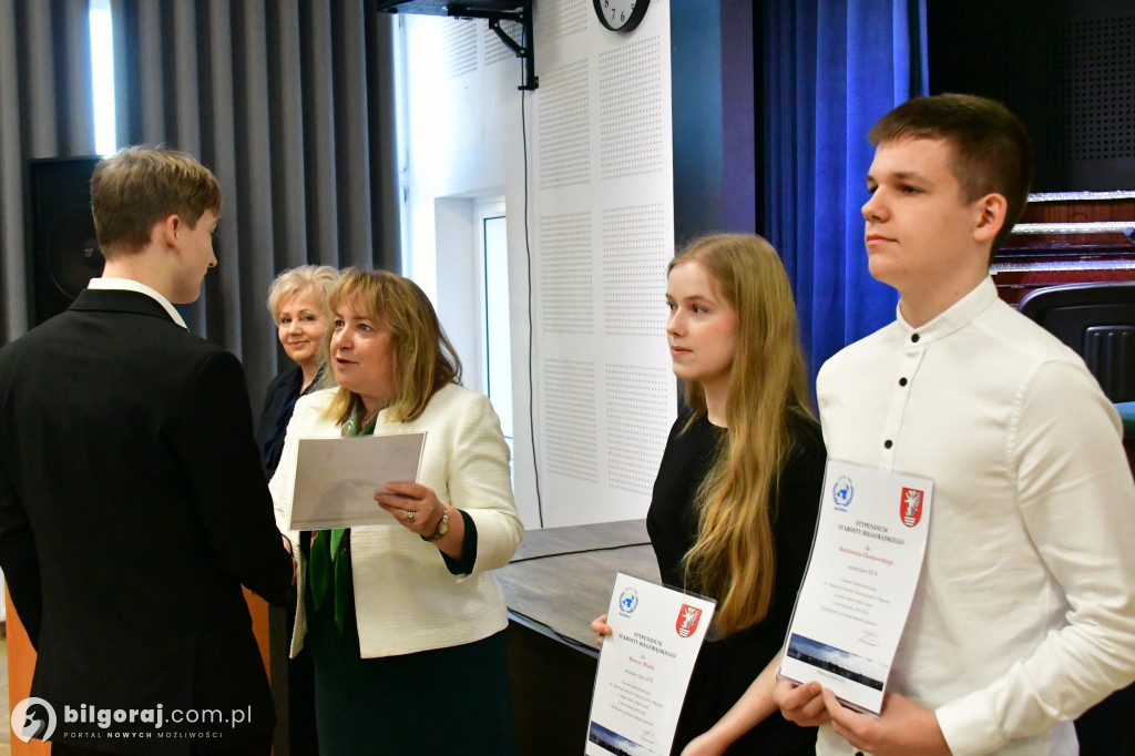 Stypendia Starosty Biłgorajskiego dla uczniów I LO im. ONZ