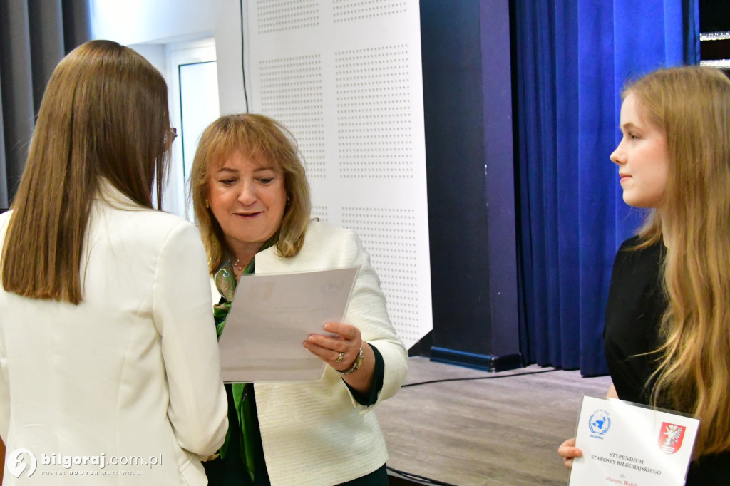 Stypendia Starosty Biłgorajskiego dla uczniów I LO im. ONZ