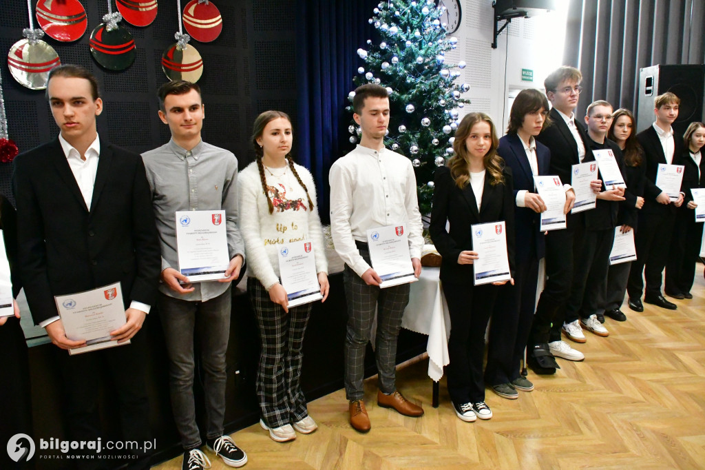 Stypendia Starosty Biłgorajskiego dla uczniów I LO im. ONZ