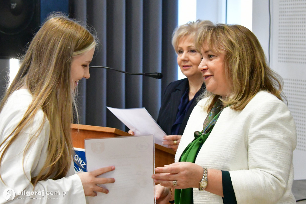 Stypendia Starosty Biłgorajskiego dla uczniów I LO im. ONZ