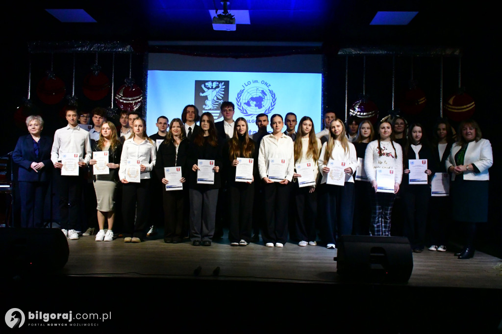 Stypendia Starosty Biłgorajskiego dla uczniów I LO im. ONZ