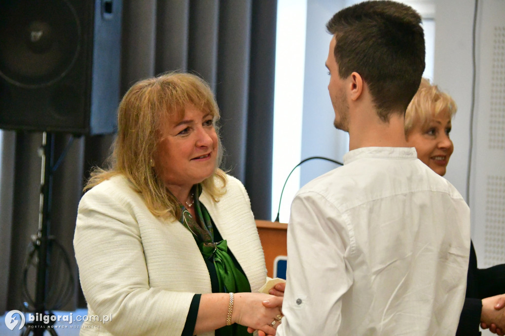 Stypendia Starosty Biłgorajskiego dla uczniów I LO im. ONZ