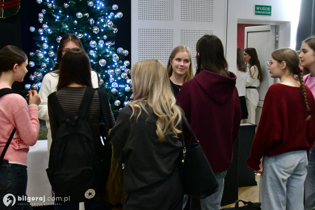 Stypendia Starosty Biłgorajskiego dla uczniów I LO im. ONZ