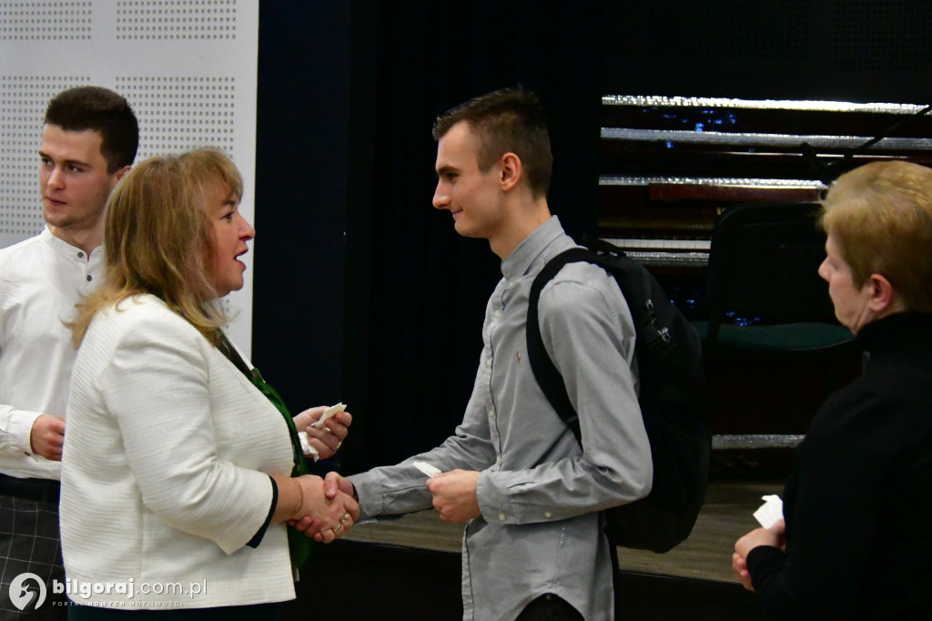 Stypendia Starosty Biłgorajskiego dla uczniów I LO im. ONZ