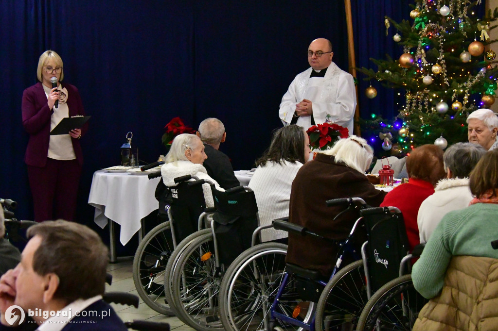 Jasełka, opłatek i modlitwa. Wyjątkowy wieczór wigilijny DPS dla Kombatantów