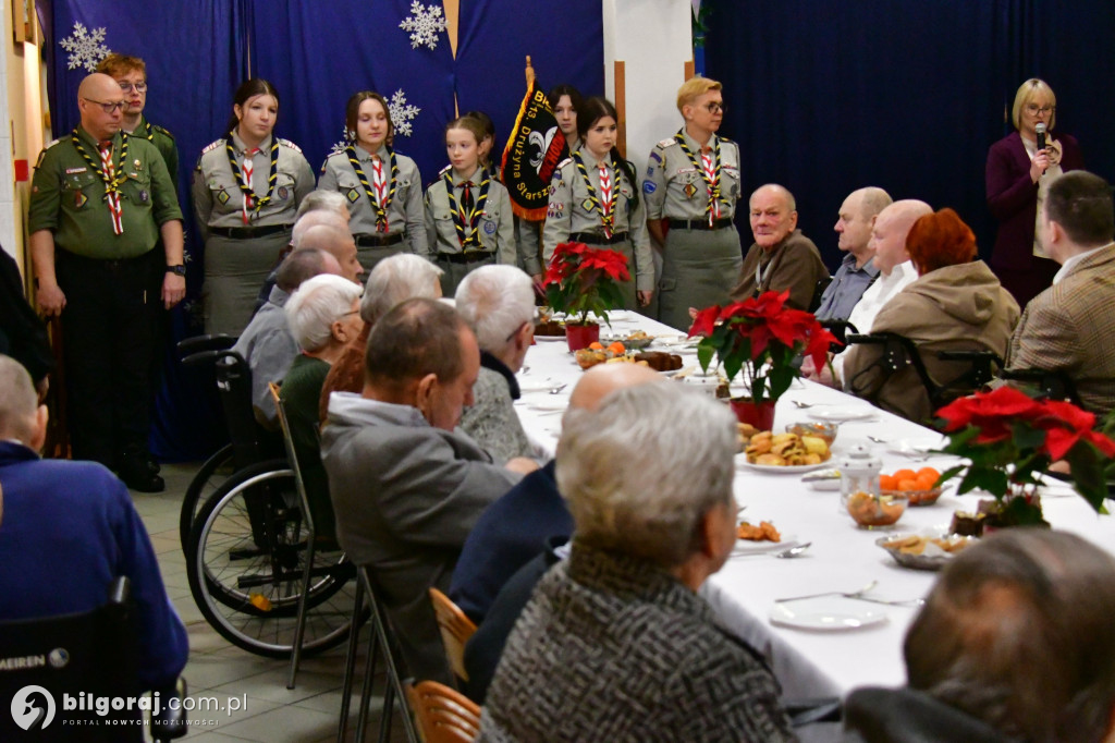 Jasełka, opłatek i modlitwa. Wyjątkowy wieczór wigilijny DPS dla Kombatantów