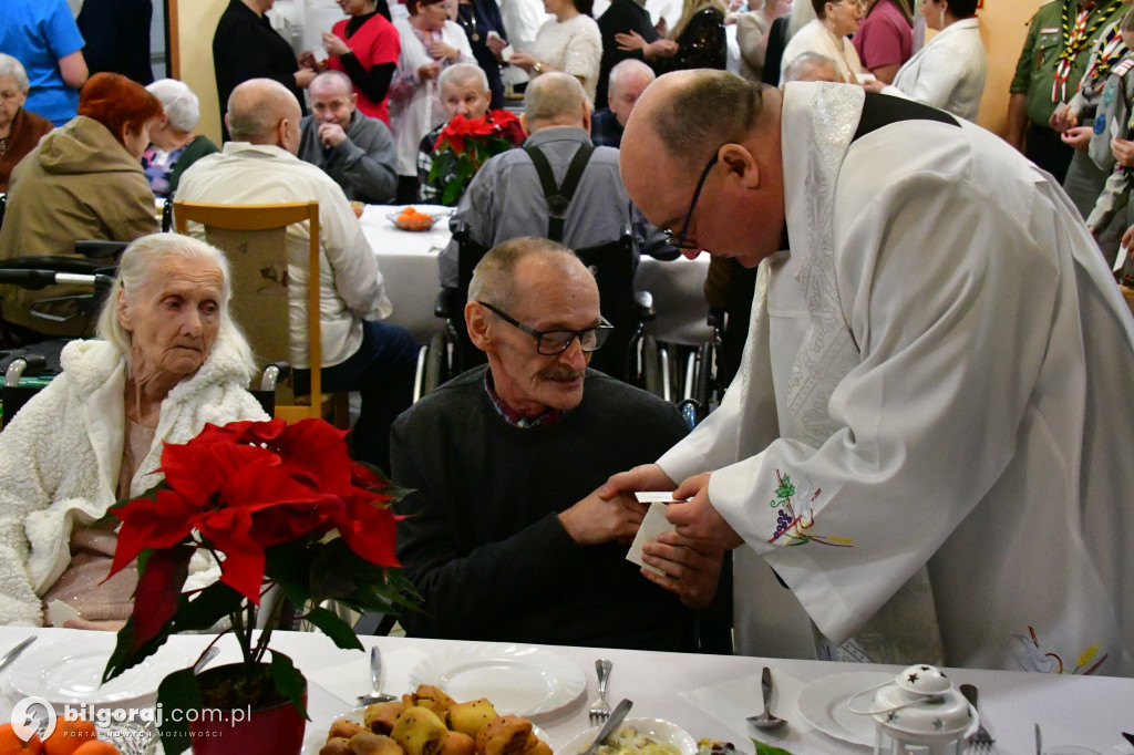 Jasełka, opłatek i modlitwa. Wyjątkowy wieczór wigilijny DPS dla Kombatantów