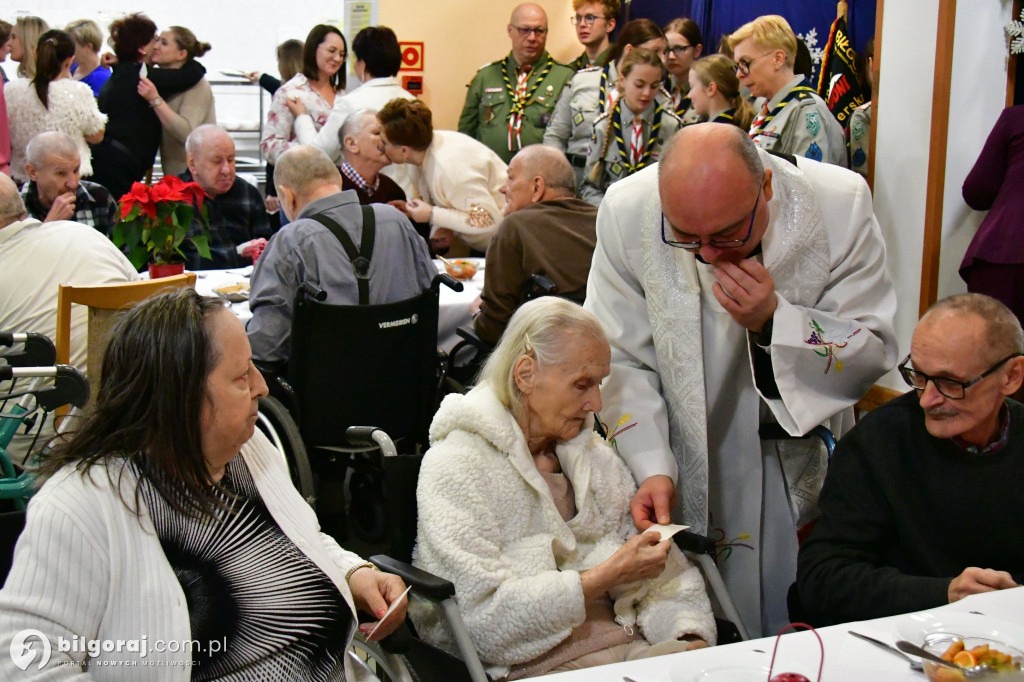 Jasełka, opłatek i modlitwa. Wyjątkowy wieczór wigilijny DPS dla Kombatantów