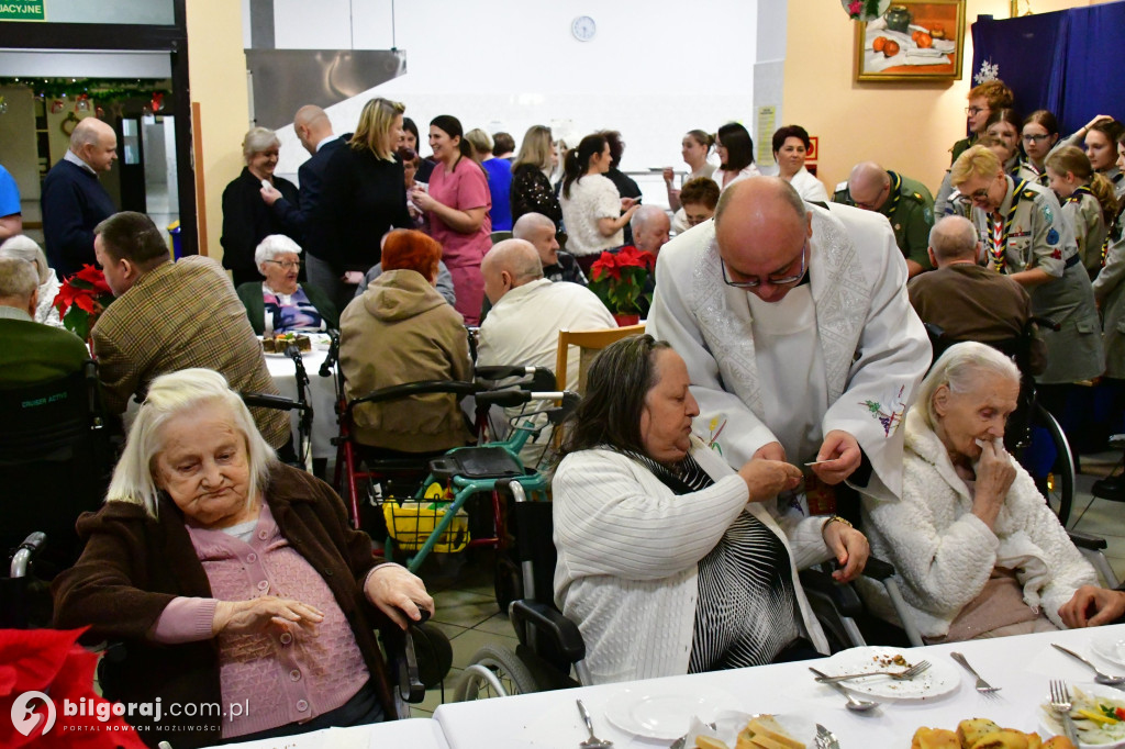 Jasełka, opłatek i modlitwa. Wyjątkowy wieczór wigilijny DPS dla Kombatantów