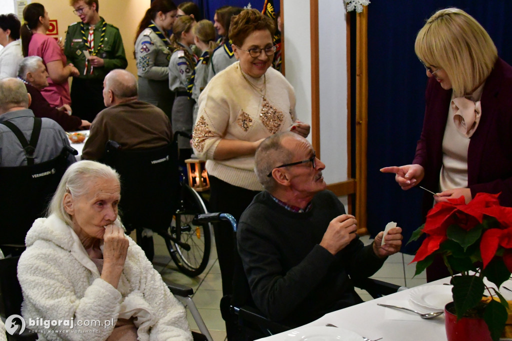 Jasełka, opłatek i modlitwa. Wyjątkowy wieczór wigilijny DPS dla Kombatantów