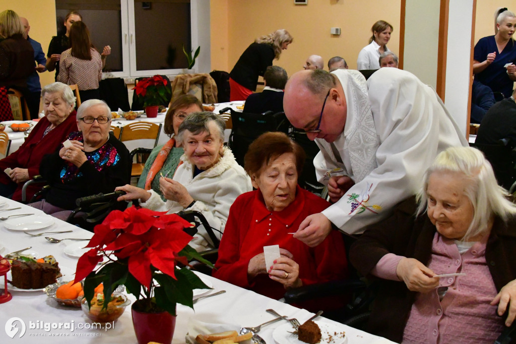 Jasełka, opłatek i modlitwa. Wyjątkowy wieczór wigilijny DPS dla Kombatantów