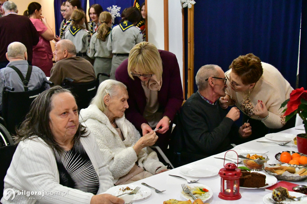 Jasełka, opłatek i modlitwa. Wyjątkowy wieczór wigilijny DPS dla Kombatantów
