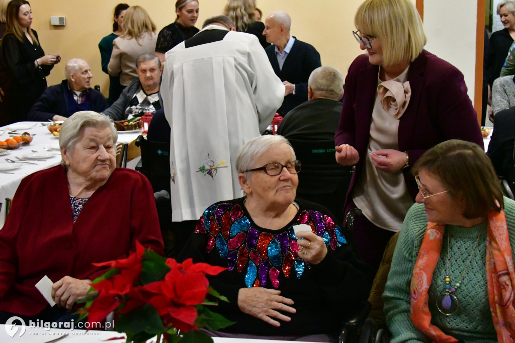 Jasełka, opłatek i modlitwa. Wyjątkowy wieczór wigilijny DPS dla Kombatantów