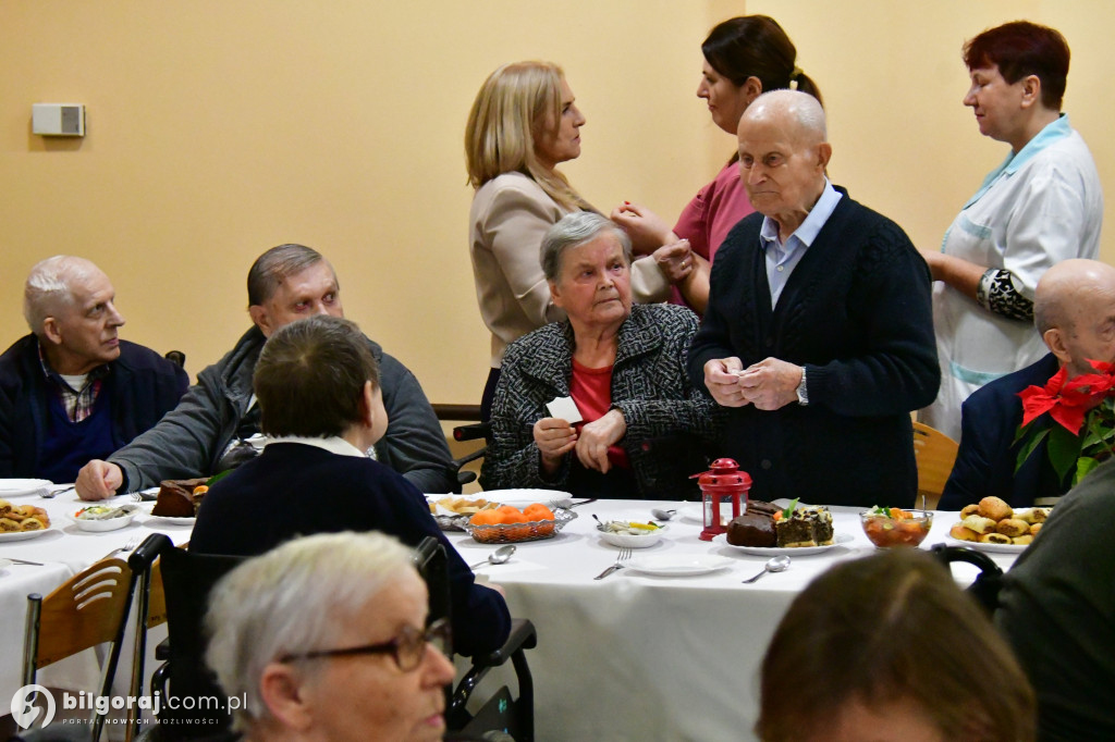 Jasełka, opłatek i modlitwa. Wyjątkowy wieczór wigilijny DPS dla Kombatantów