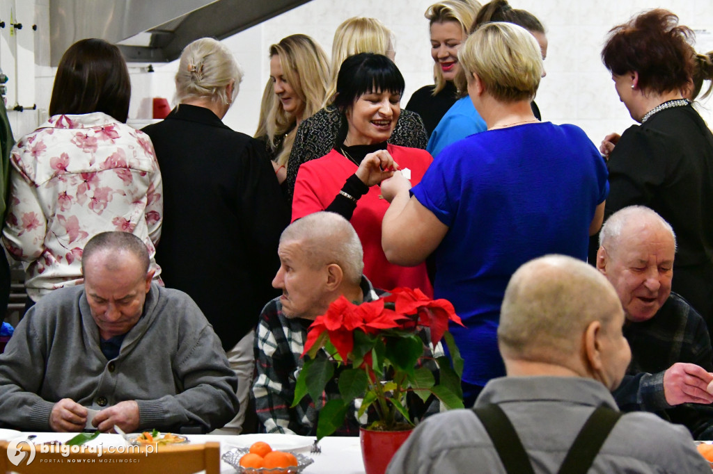 Jasełka, opłatek i modlitwa. Wyjątkowy wieczór wigilijny DPS dla Kombatantów