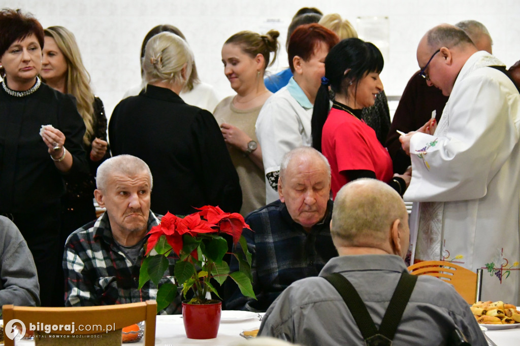 Jasełka, opłatek i modlitwa. Wyjątkowy wieczór wigilijny DPS dla Kombatantów