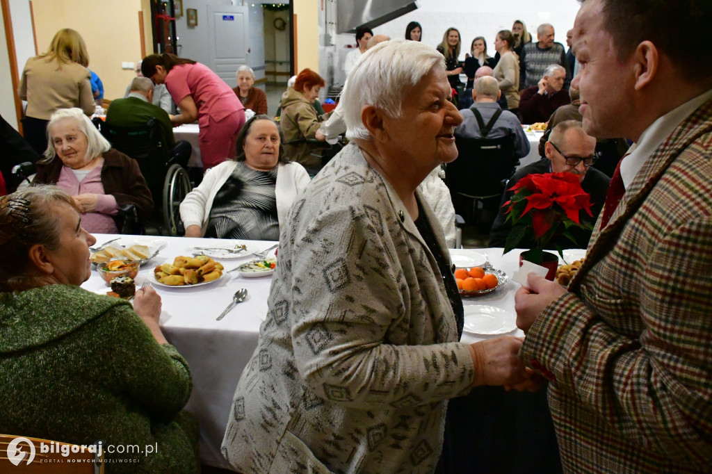 Jasełka, opłatek i modlitwa. Wyjątkowy wieczór wigilijny DPS dla Kombatantów