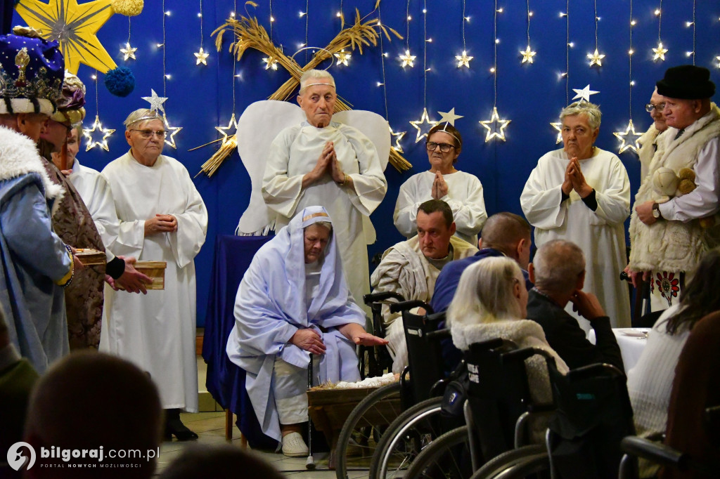 Jasełka, opłatek i modlitwa. Wyjątkowy wieczór wigilijny DPS dla Kombatantów