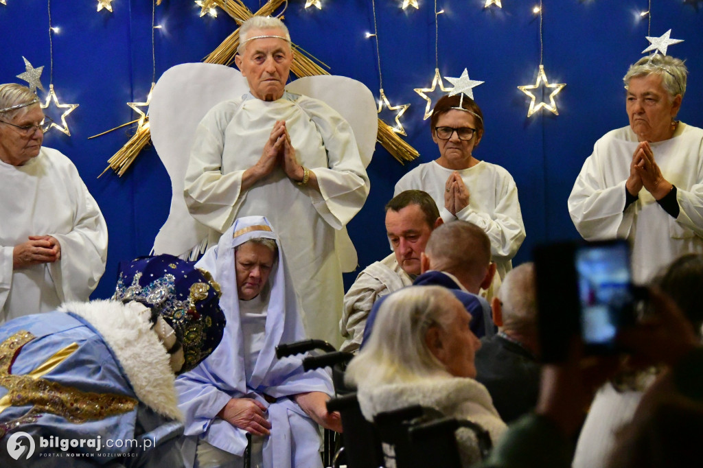 Jasełka, opłatek i modlitwa. Wyjątkowy wieczór wigilijny DPS dla Kombatantów