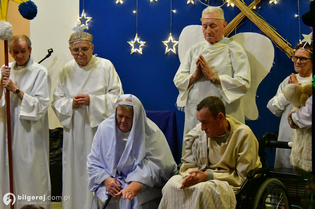 Jasełka, opłatek i modlitwa. Wyjątkowy wieczór wigilijny DPS dla Kombatantów
