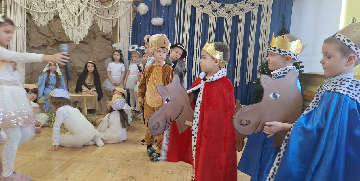 Grupa Liski oczarowała jasełkami w Przedszkolu Nr 2