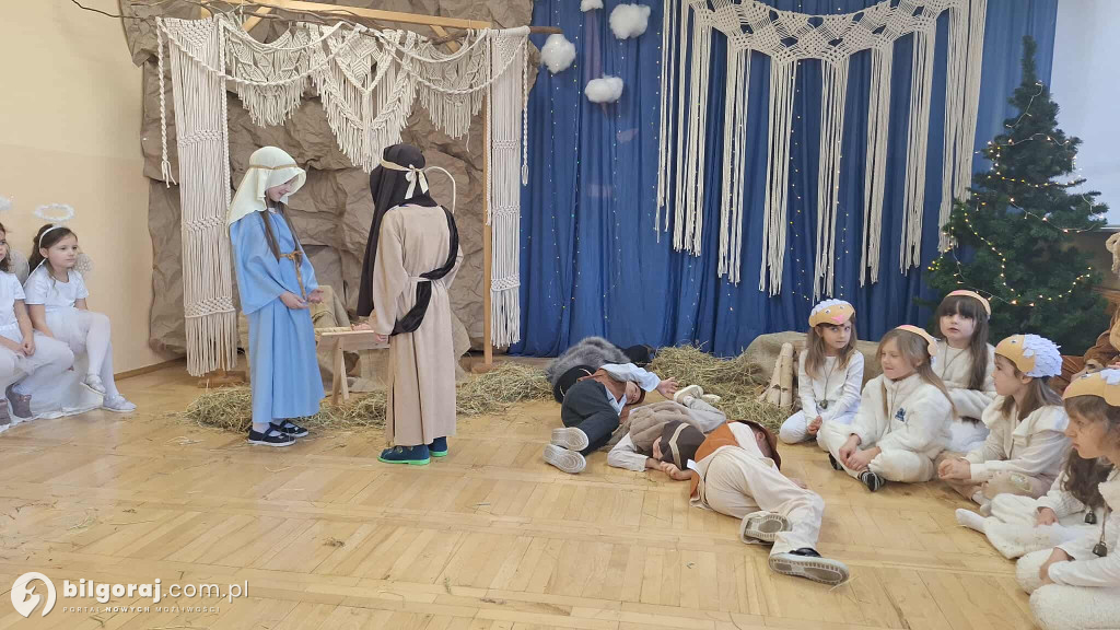 Grupa Liski oczarowała jasełkami w Przedszkolu Nr 2