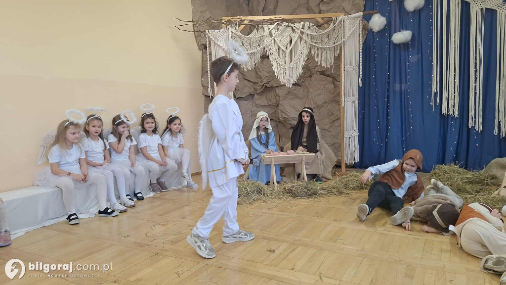 Grupa Liski oczarowała jasełkami w Przedszkolu Nr 2