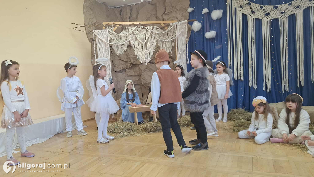 Grupa Liski oczarowała jasełkami w Przedszkolu Nr 2