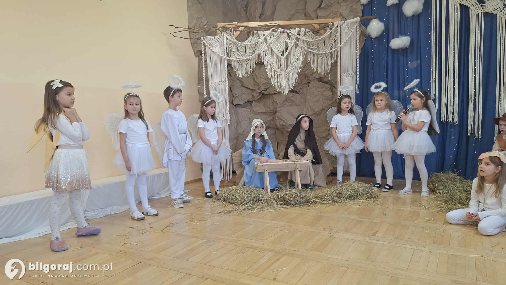 Grupa Liski oczarowała jasełkami w Przedszkolu Nr 2