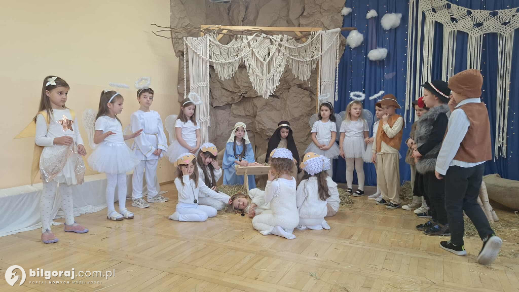Grupa Liski oczarowała jasełkami w Przedszkolu Nr 2