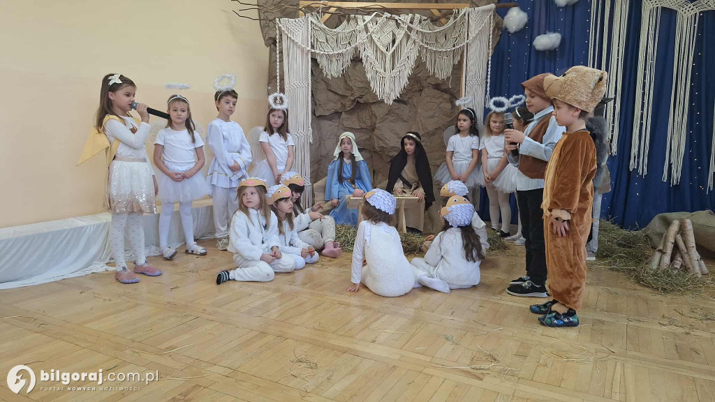 Grupa Liski oczarowała jasełkami w Przedszkolu Nr 2