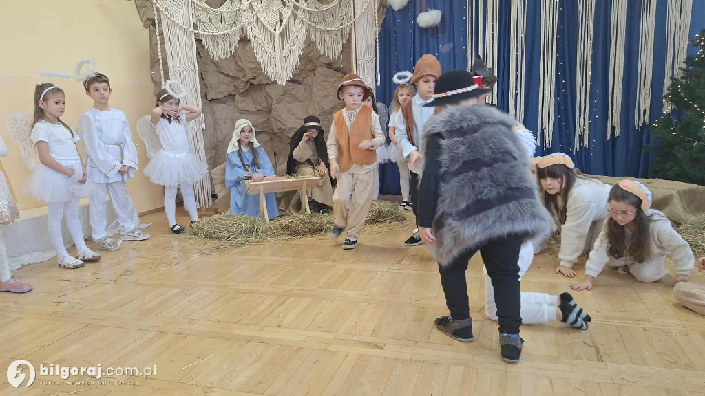 Grupa Liski oczarowała jasełkami w Przedszkolu Nr 2