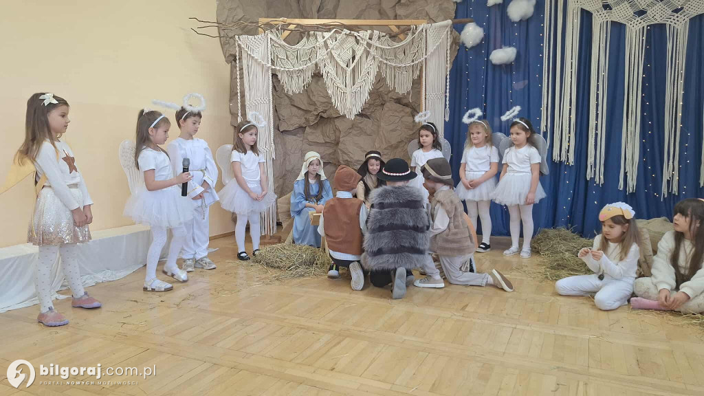 Grupa Liski oczarowała jasełkami w Przedszkolu Nr 2