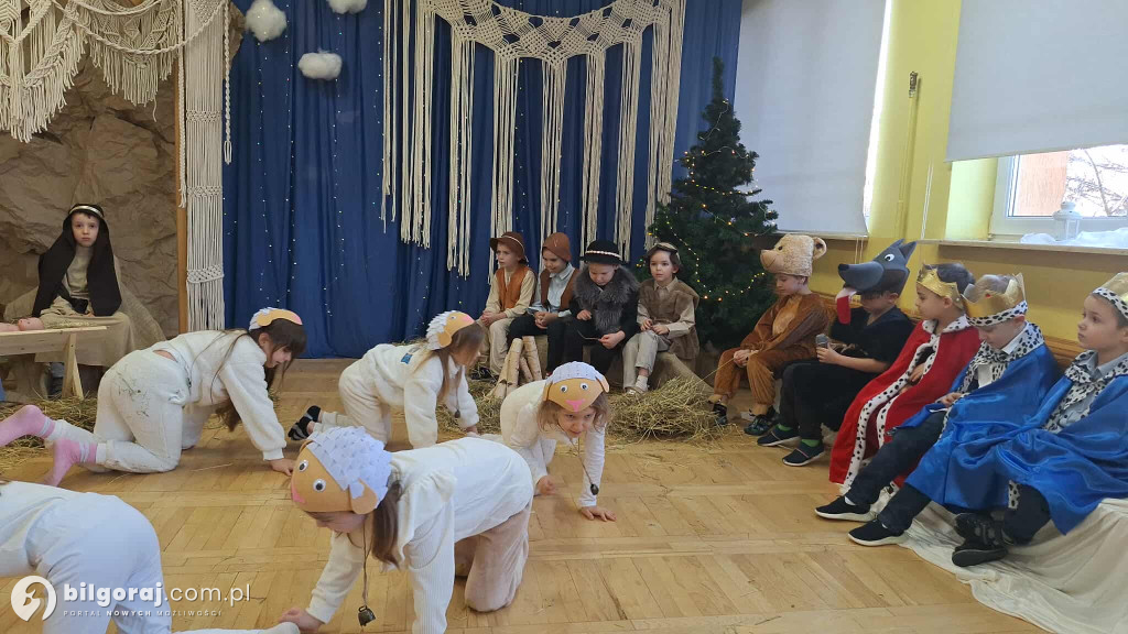 Grupa Liski oczarowała jasełkami w Przedszkolu Nr 2