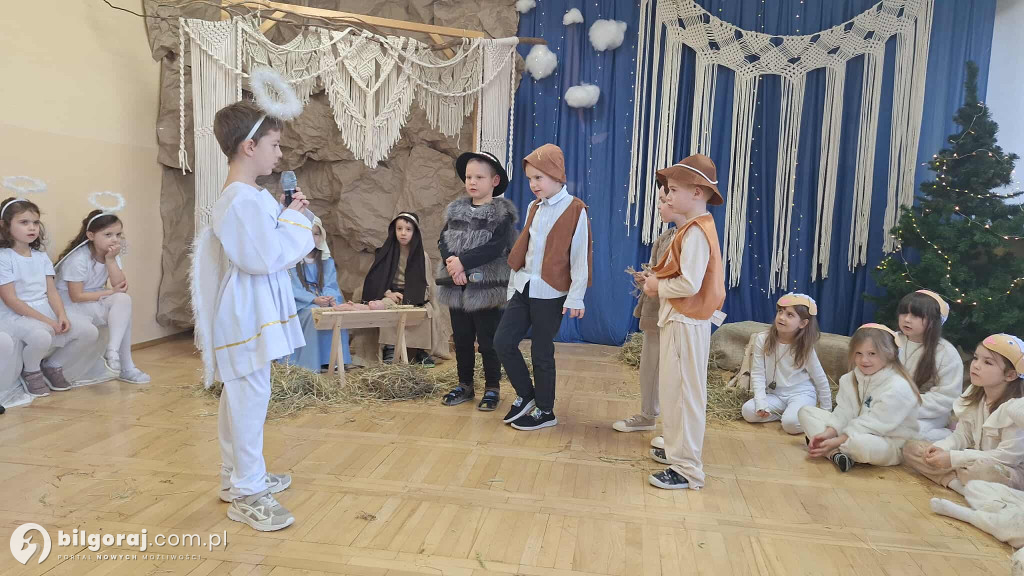 Grupa Liski oczarowała jasełkami w Przedszkolu Nr 2