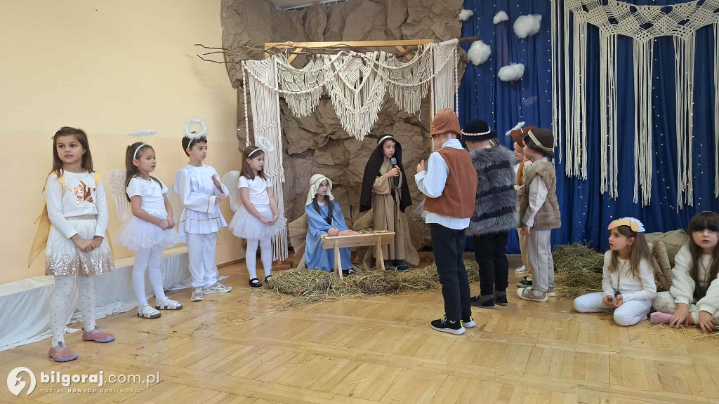 Grupa Liski oczarowała jasełkami w Przedszkolu Nr 2