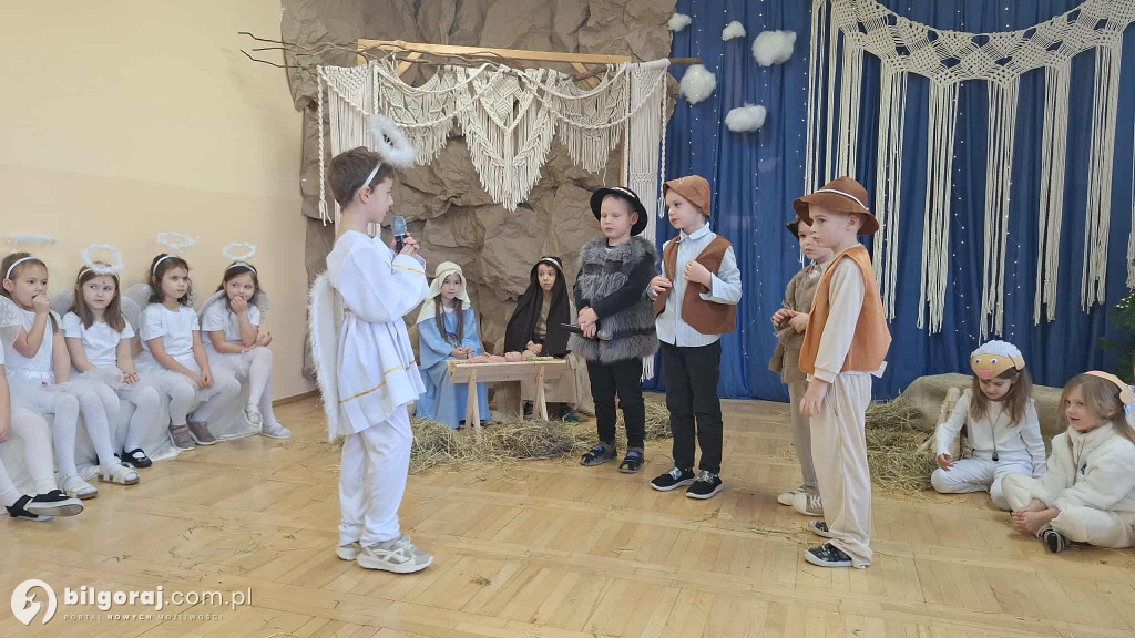 Grupa Liski oczarowała jasełkami w Przedszkolu Nr 2