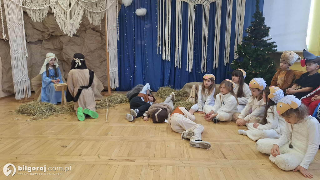 Grupa Liski oczarowała jasełkami w Przedszkolu Nr 2