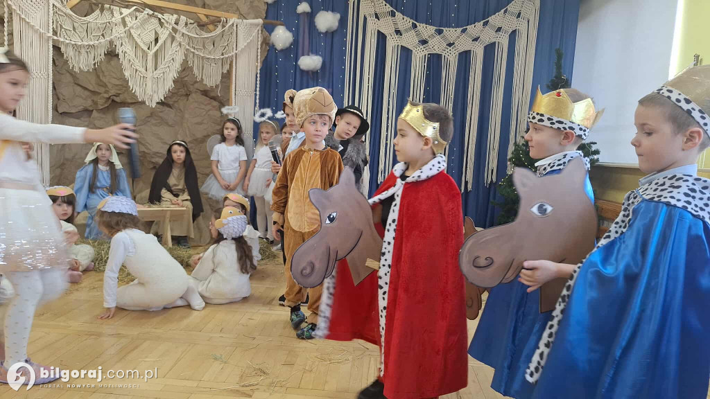 Grupa Liski oczarowała jasełkami w Przedszkolu Nr 2