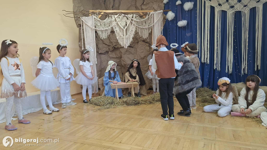 Grupa Liski oczarowała jasełkami w Przedszkolu Nr 2