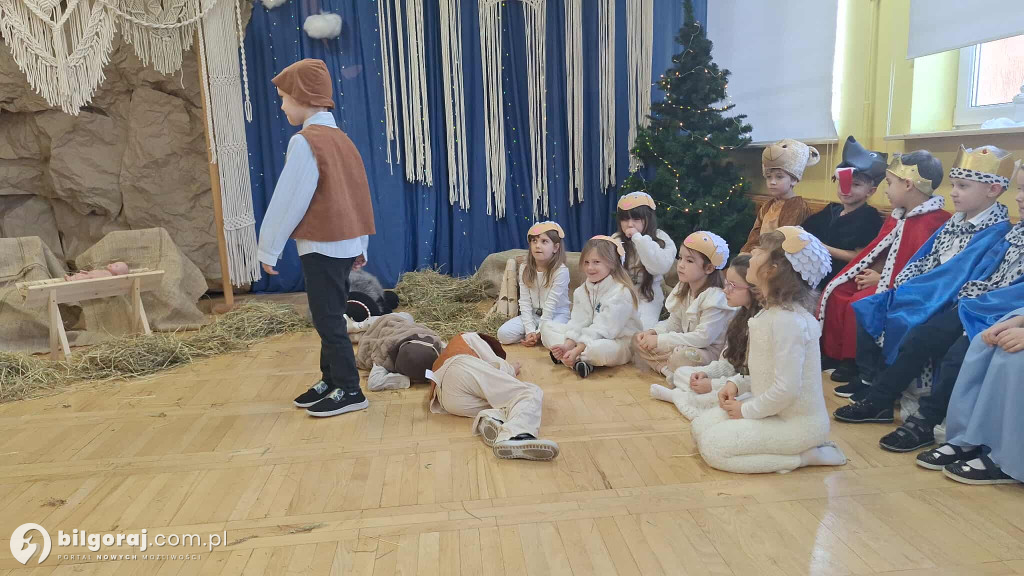 Grupa Liski oczarowała jasełkami w Przedszkolu Nr 2