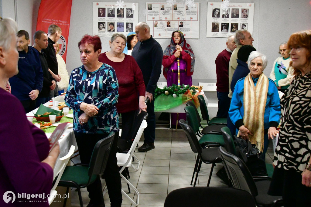 Wigilia otwarta dla każdego. Biłgorajski PCK zadbał, by każdy miał miejsce przy stole