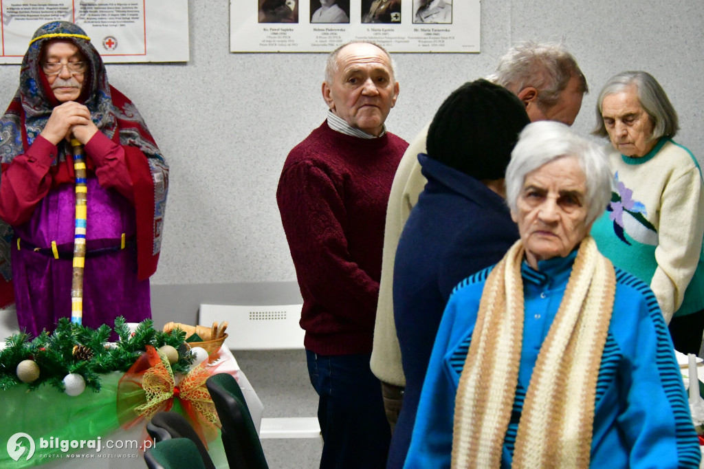 Wigilia otwarta dla każdego. Biłgorajski PCK zadbał, by każdy miał miejsce przy stole