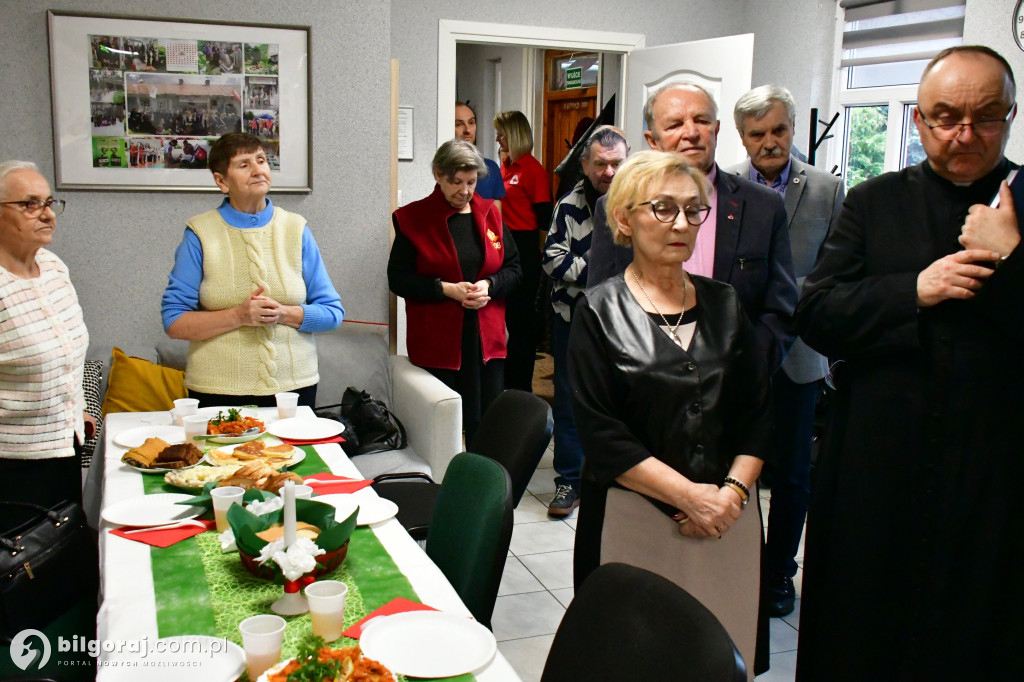 Wigilia otwarta dla każdego. Biłgorajski PCK zadbał, by każdy miał miejsce przy stole