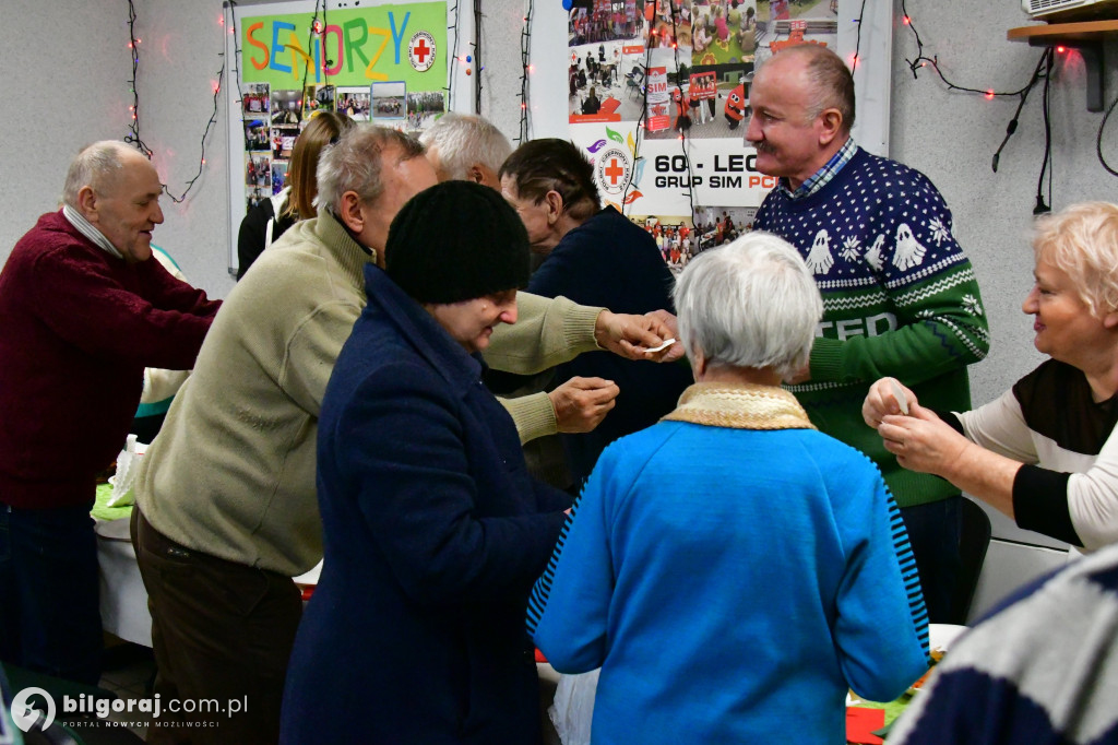 Wigilia otwarta dla każdego. Biłgorajski PCK zadbał, by każdy miał miejsce przy stole