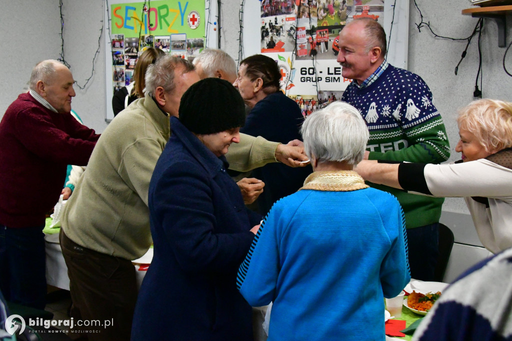 Wigilia otwarta dla każdego. Biłgorajski PCK zadbał, by każdy miał miejsce przy stole