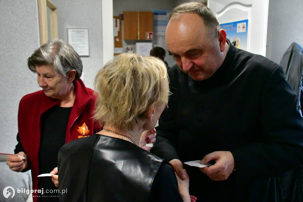 Wigilia otwarta dla każdego. Biłgorajski PCK zadbał, by każdy miał miejsce przy stole