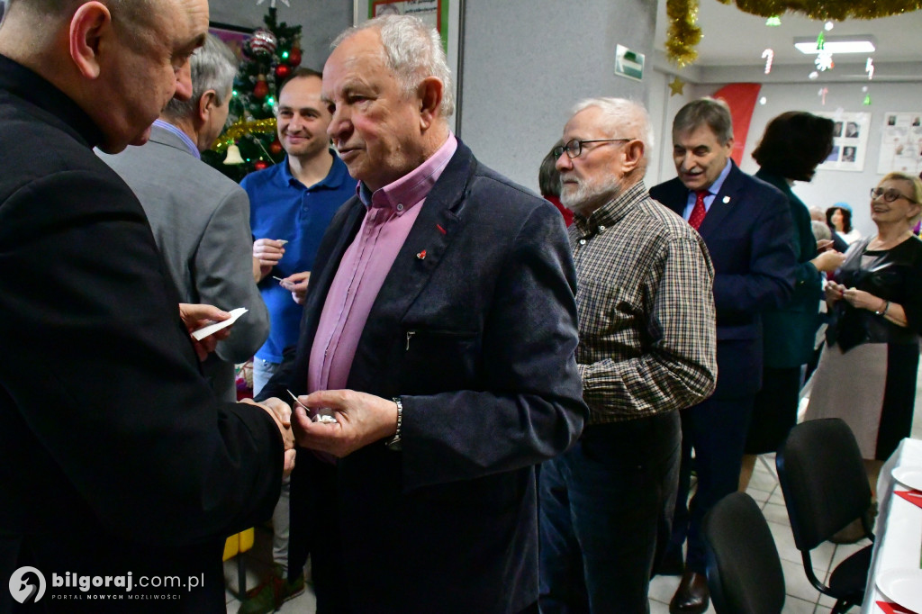 Wigilia otwarta dla każdego. Biłgorajski PCK zadbał, by każdy miał miejsce przy stole