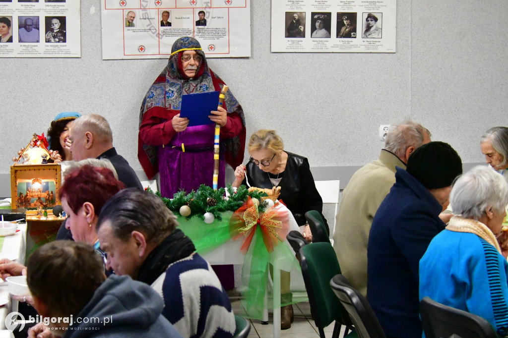 Wigilia otwarta dla każdego. Biłgorajski PCK zadbał, by każdy miał miejsce przy stole