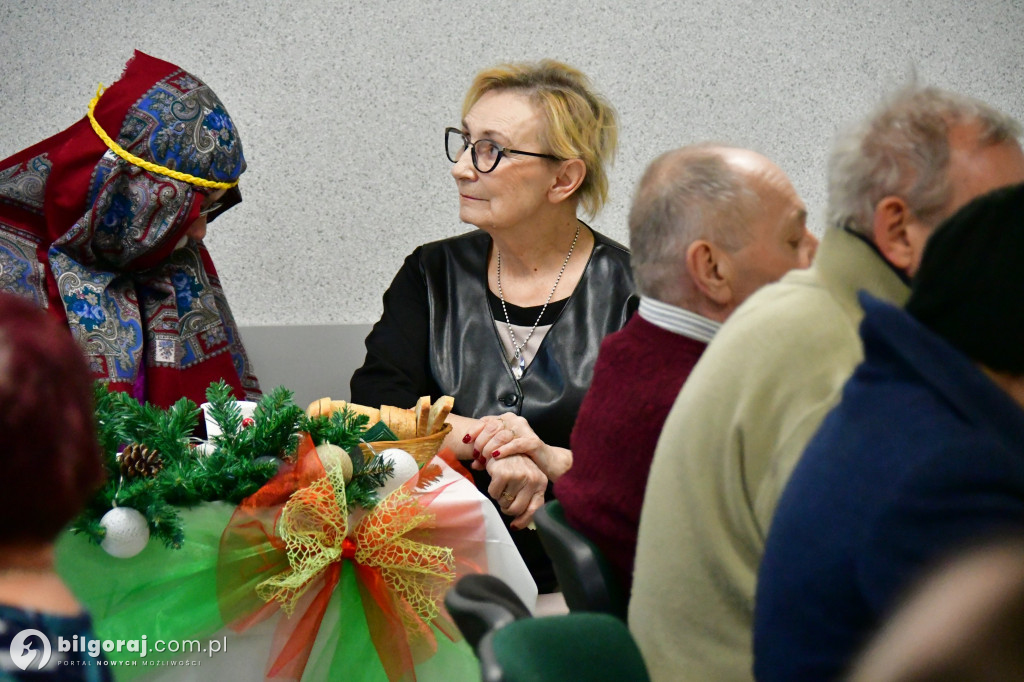 Wigilia otwarta dla każdego. Biłgorajski PCK zadbał, by każdy miał miejsce przy stole